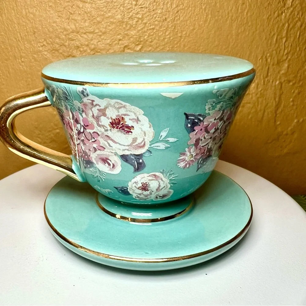 Set of 2 Floral Teacups on Saucers Ceramic Salt & Pepper Shakers Tea Party - Picture 13 of 14